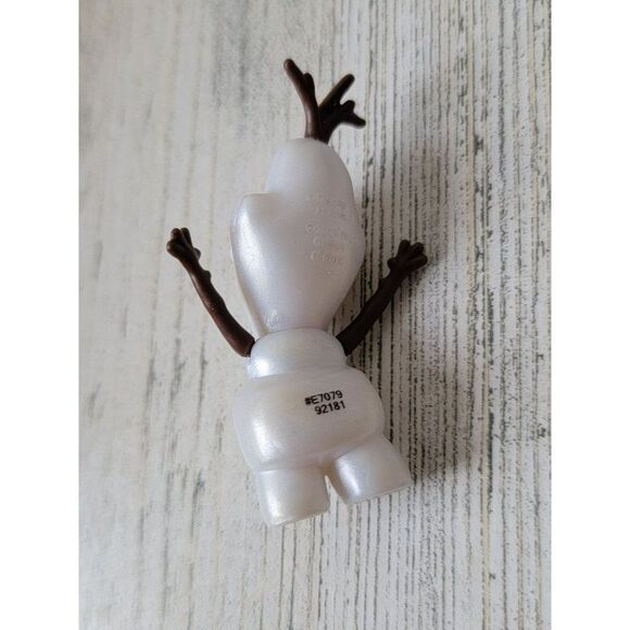 Hasbro 2016 Frozen mini Olaf snowman Pixar toy figure - Picture 4 of 4